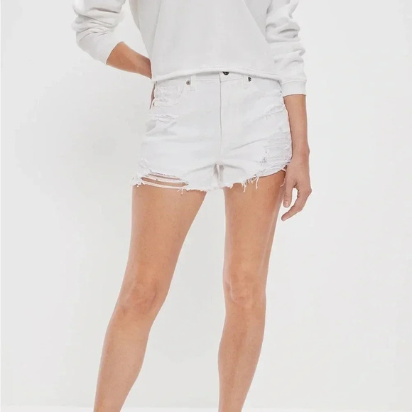 American Eagle Highest Rise Mom Jean Shorts White Size 10 NEW - Picture 1 of 7